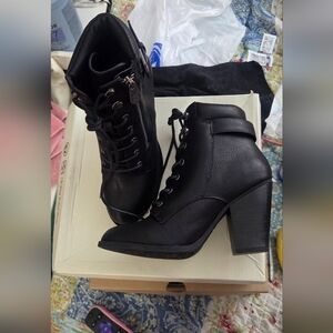 Daisy Fuentes Black Lace Up Boots Size 6.5